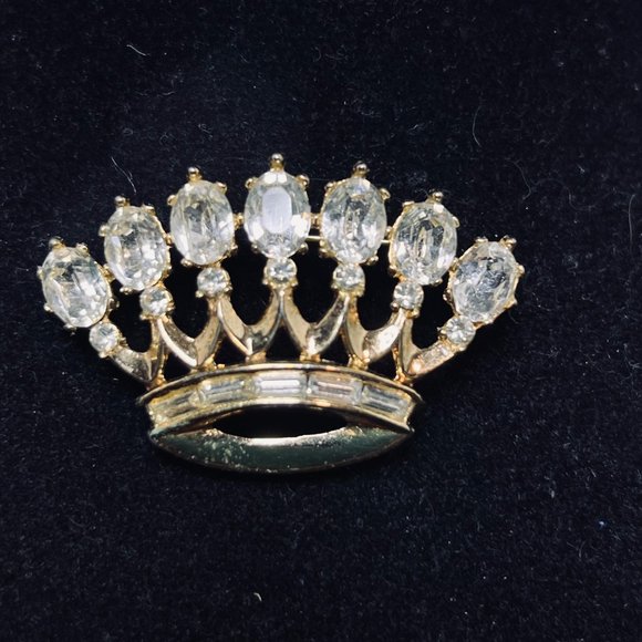 Trifari Gold Tone Coronation Crown Brooch W/Glass Rhinestones & Baguettes (5143)